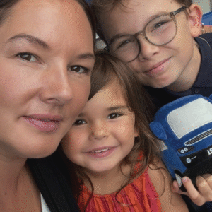 Abbie Coleman from ey-up derbyshire kids and ey up nottinghamshire kids with her two children